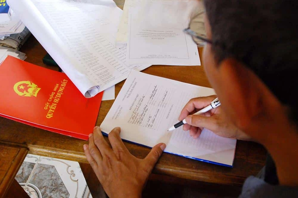 Biên lai thu thuế đất