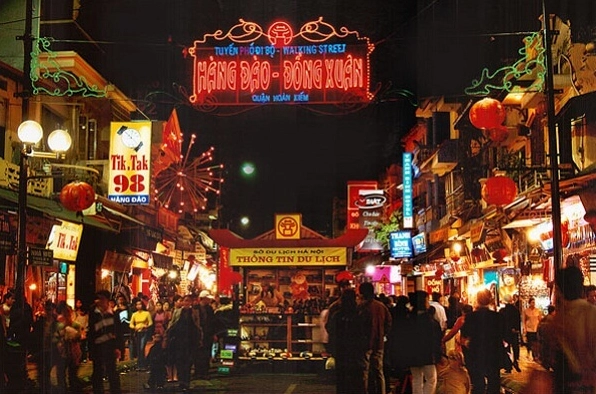 Chợ đêm Phố Cổ Hà Nội về đêm