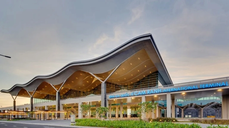 Cổng vào Sân bay Quốc tế Cam Ranh