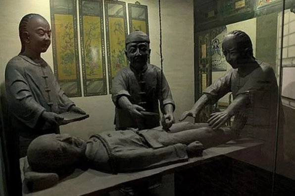 hoan-quan-la-gi-giai-ma-vai-tro-va-lich-su-gay-soc_536