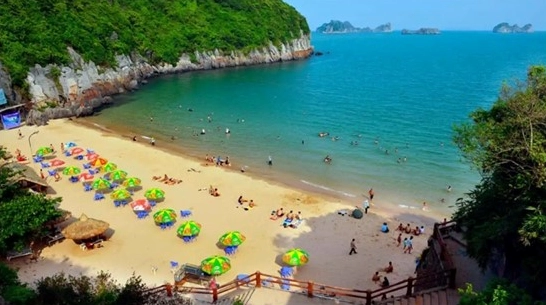 Đảo Ngọc Vừng: Khám phá viên ngọc hoang sơ của Hạ Long 2026 Hoạt động vui chơi trên biển Đảo Ngọc Vừng