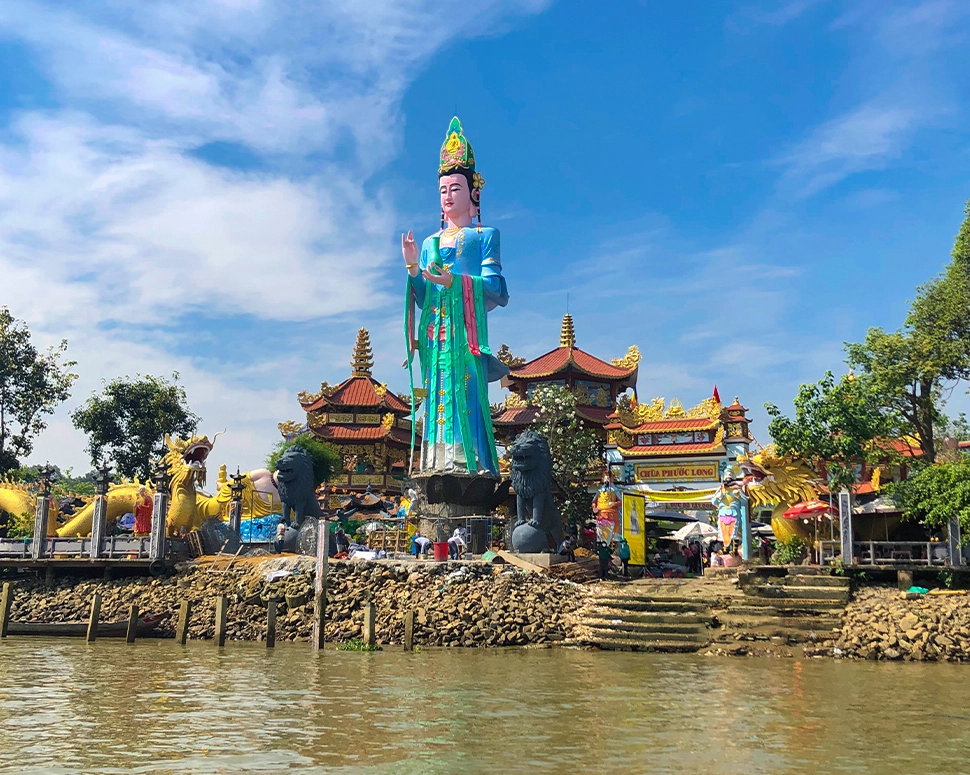 Không khí nhộn nhịp của lễ hội Vía Bà