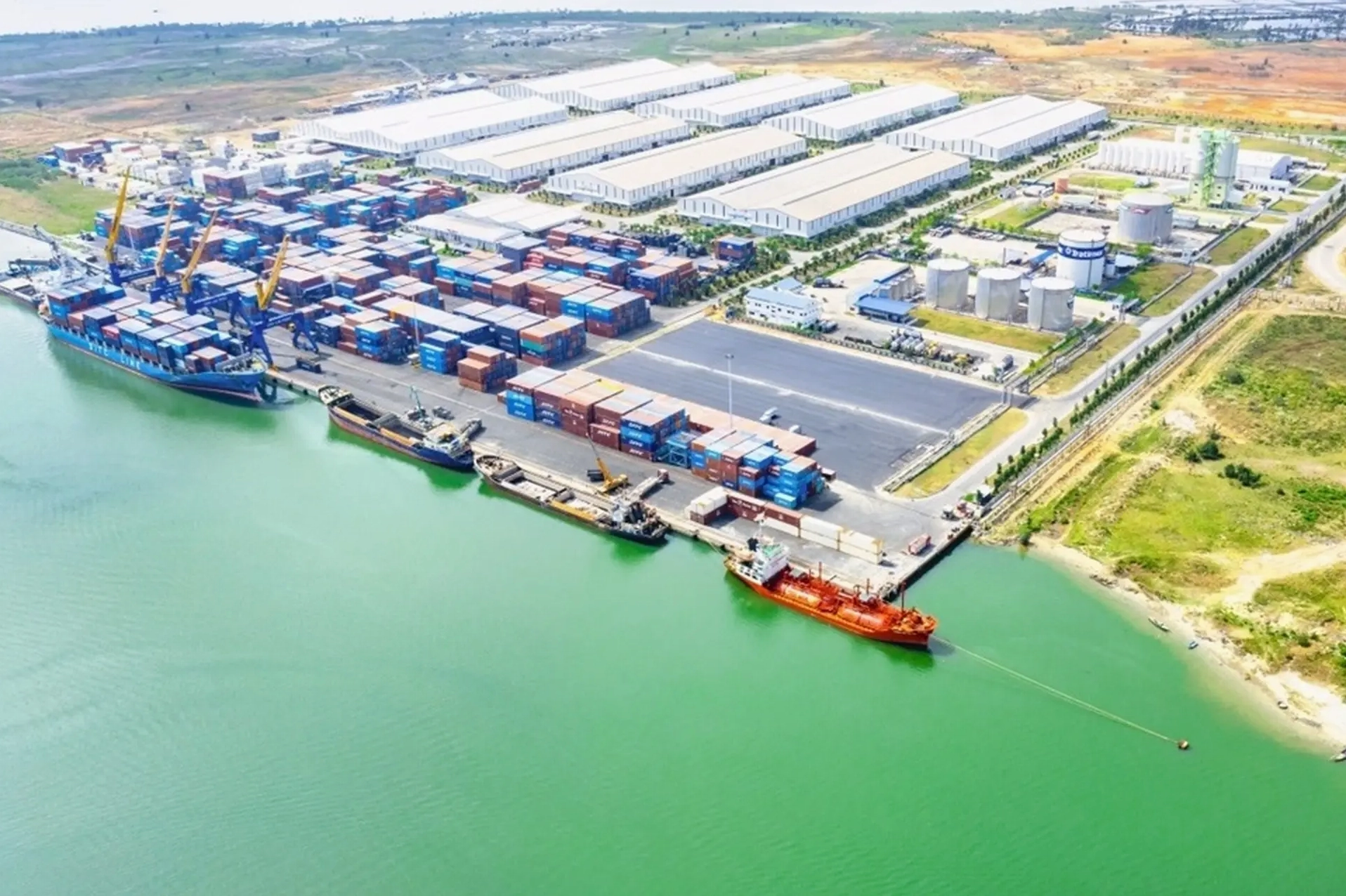 Chu Lai Ở Đâu? Khám Phá Chi Tiết Cảng Hàng Không Quốc Tế 2026 Khung cảnh đẹp tại Chu Lai