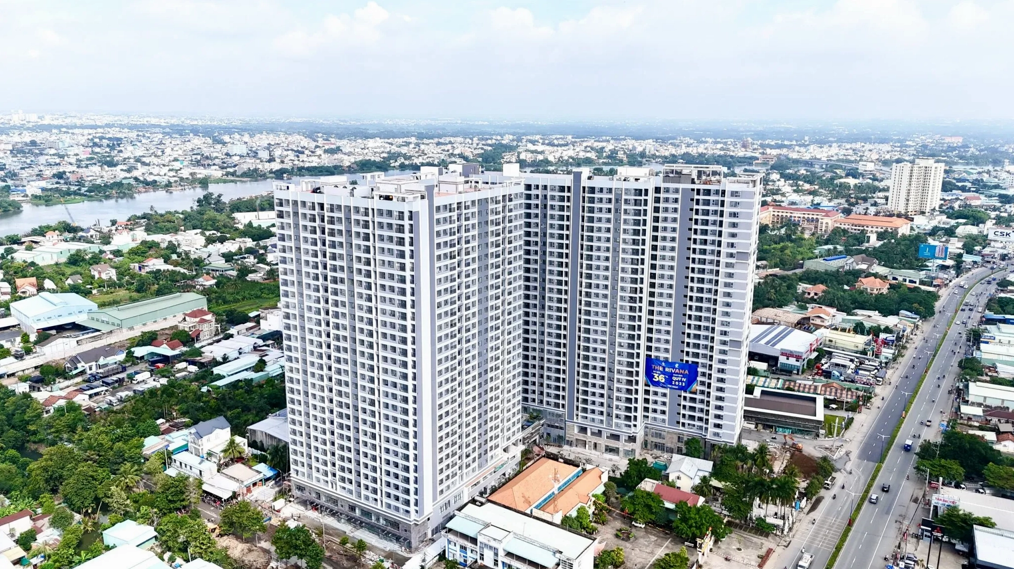 Khuôn viên xanh mát tại dự án The Rivana