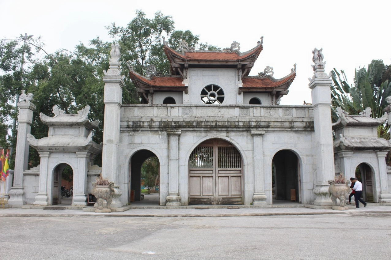 Kiến trúc cổng Đền Mẫu Âu Cơ