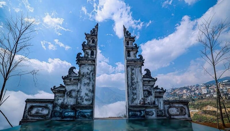 Cổng Trời Ô Quy Hồ 2026: Khám Phá Vẻ Đẹp Vượt Thời Gian Mây vờn quanh Cổng Trời Ô Quy Hồ