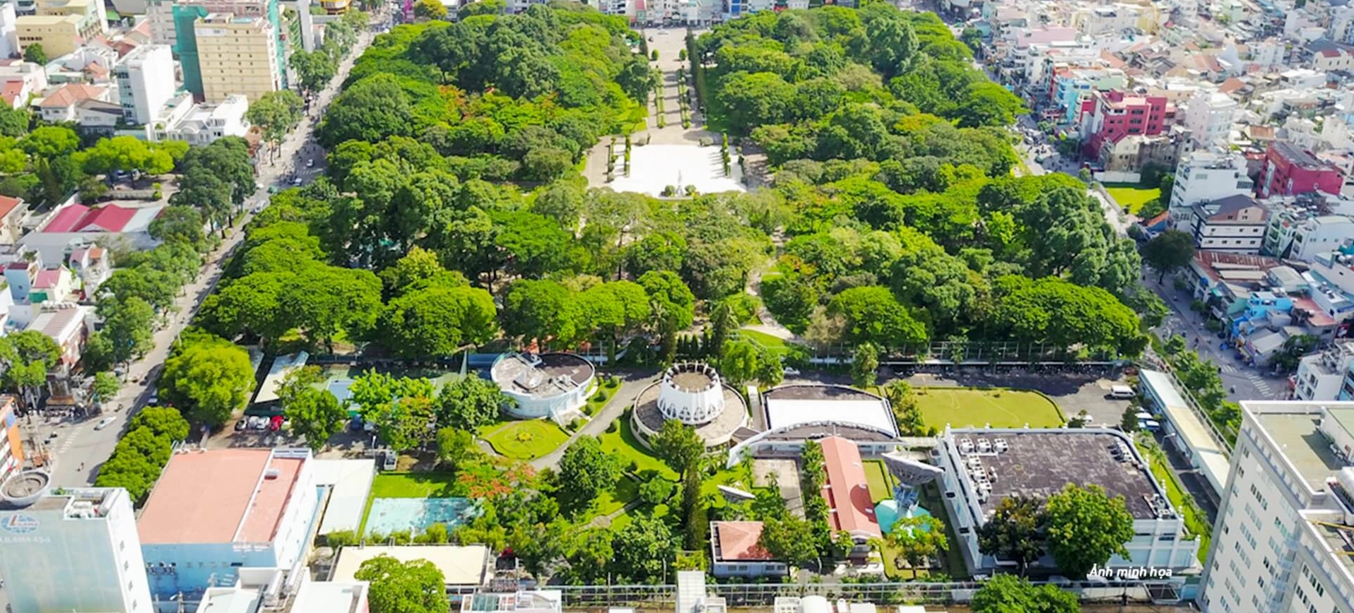Toàn cảnh Công viên Lê Văn Tám với không gian xanh mát
