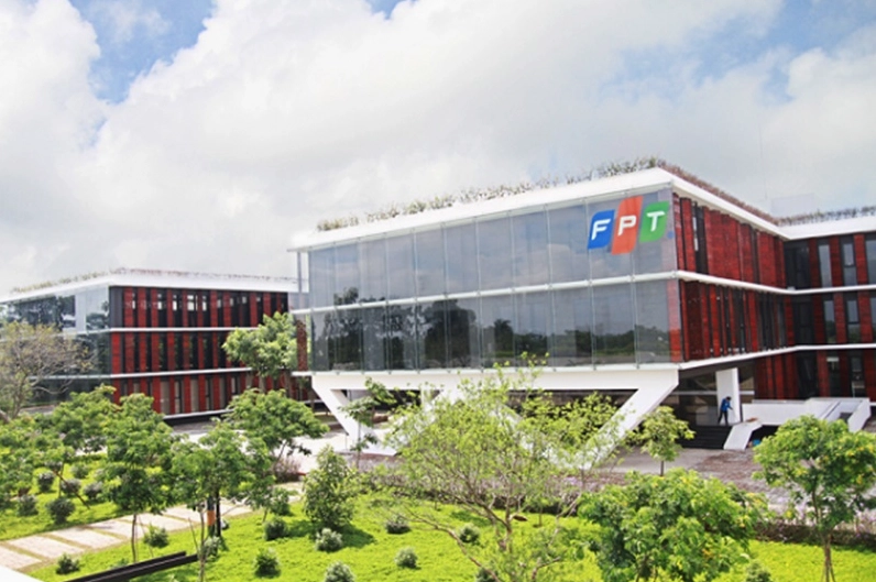 FPT là gì? Tập đoàn Công nghệ Hàng đầu Việt Nam 2026 Toàn cảnh trụ sở FPT