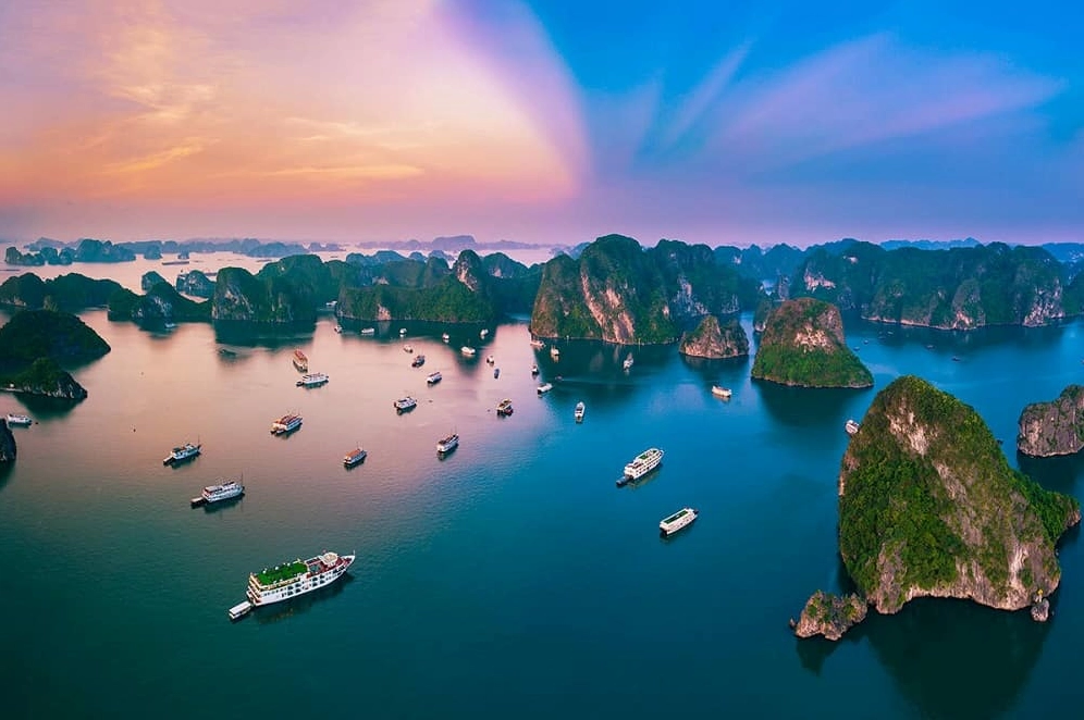 Toàn cảnh Vịnh Hạ Long tuyệt đẹp