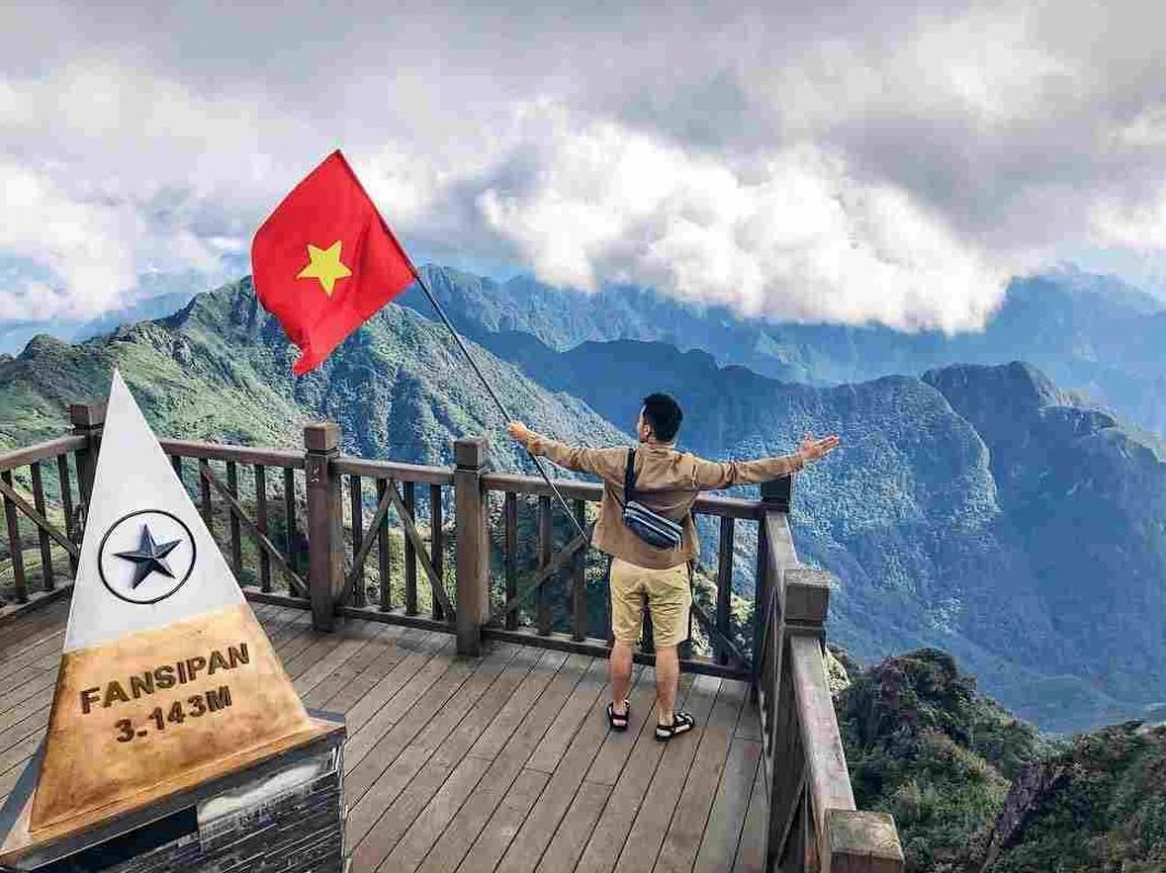 Phan Xi Păng: Hành Trình Chinh Phục Nóc Nhà Đông Dương 2026 Vẻ đẹp mùa thu trên đỉnh Fansipan