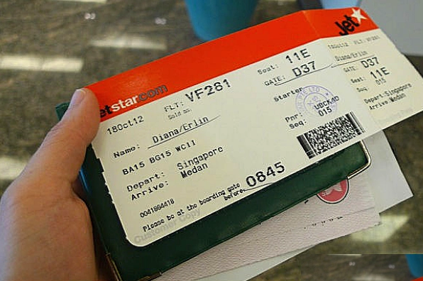 Vé máy bay đi Hà Nội khuyến mãi
