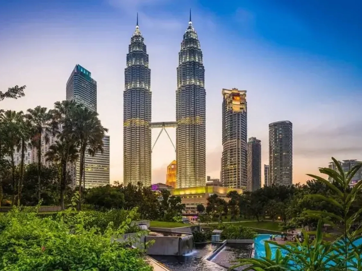 Cảnh quan hiện đại và nhộn nhịp của Kuala Lumpur