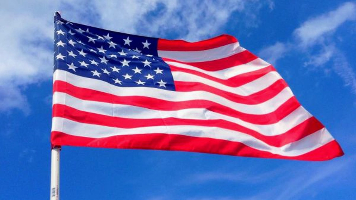 USA là nước nào? Khám phá sâu về Hợp chủng quốc Hoa Kỳ 2026 Cờ Mỹ tung bay