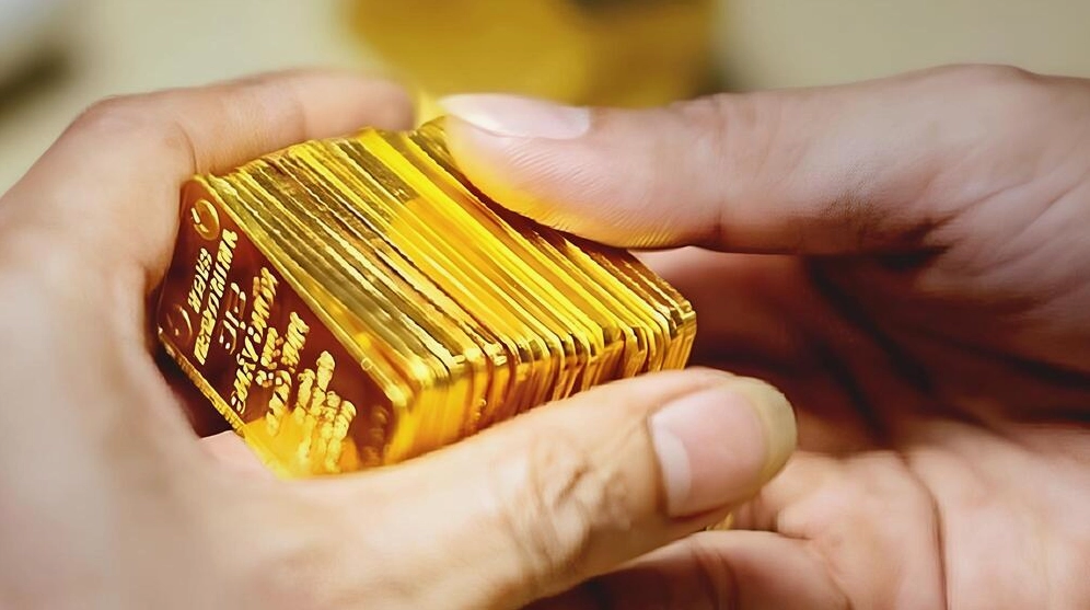 10 cây vàng bao nhiêu tiền? Cập nhật giá vàng 2026 mới nhất Có nên mua 10 cây vàng để tích trữ hay không