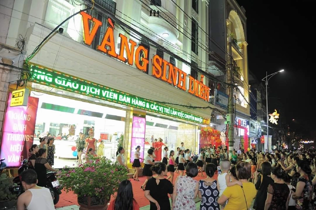 Cửa hàng Vàng Sinh Diễn Bắc Ninh trưng bày sản phẩm
