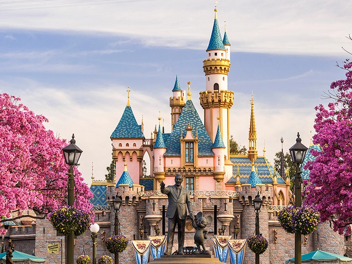 disneyland-co-o-nhung-nuoc-nao-kham-pha-the-gioi-phep-mau-to_147