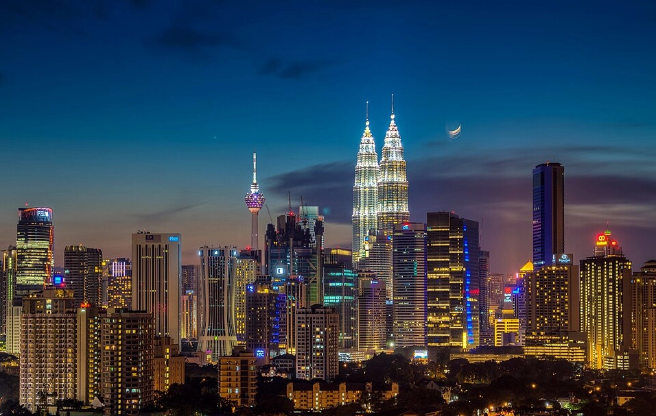 Khung cảnh Kuala Lumpur về đêm nhìn từ trên cao