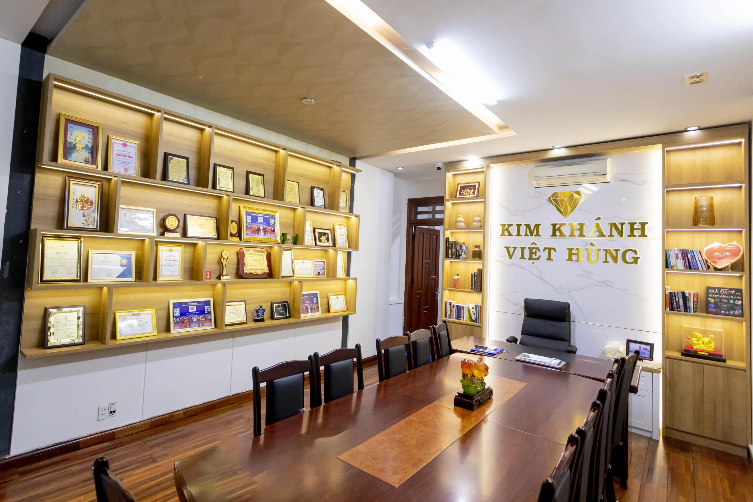 kim-khanh-viet-hung-dau-an-2026-va-hanh-trinh-phat-trien-ben_899