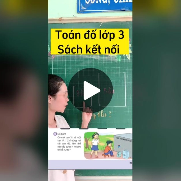 Minh họa thao tác đổ nước giữa hai can