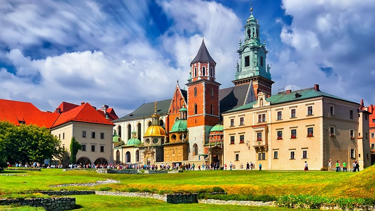 poland-la-nuoc-nao-kham-pha-at-nuoc-trung-au-ay-hap-dan_620