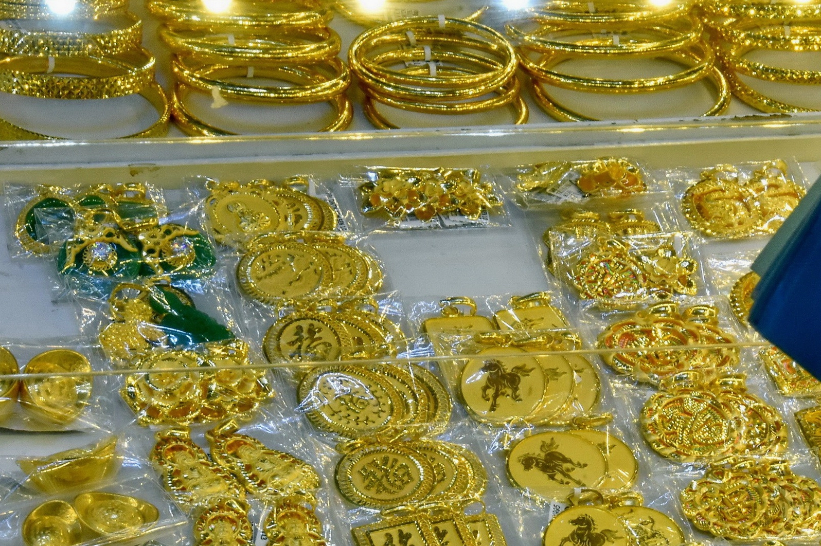 So sánh giá các loại vàng