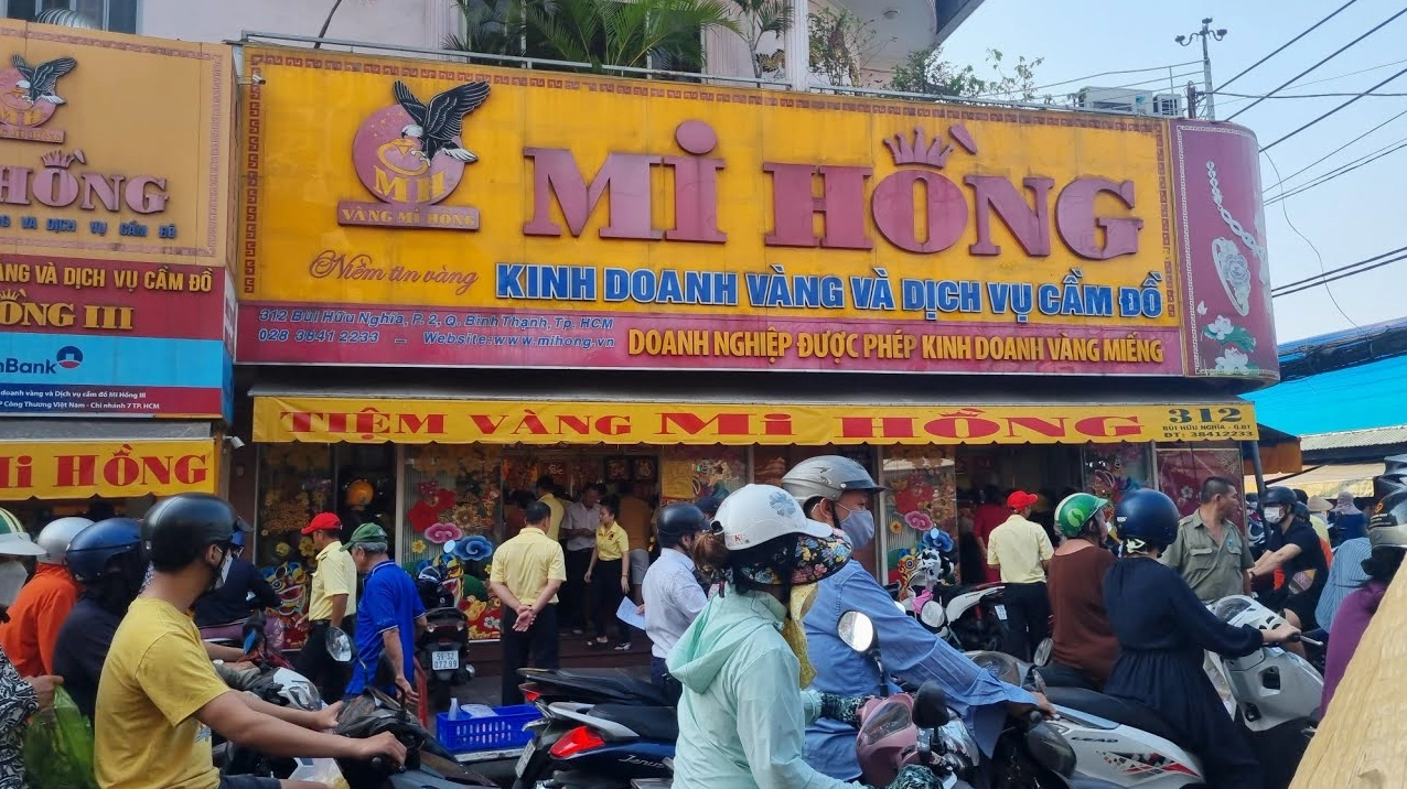 Trang sức vàng lấp lánh tại Tiệm vàng Mi Hồng